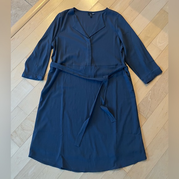 Dark Gray 3/4 Sleeve Dress - Picture 2 of 6